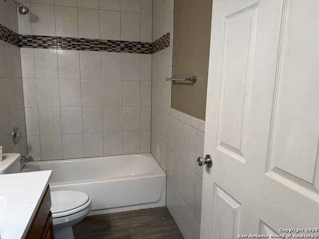 Image 11 of 28 For 6722 Spring Hollow