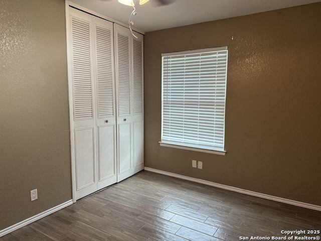 Image 18 of 28 For 6722 Spring Hollow