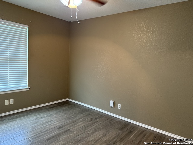 Image 19 of 28 For 6722 Spring Hollow