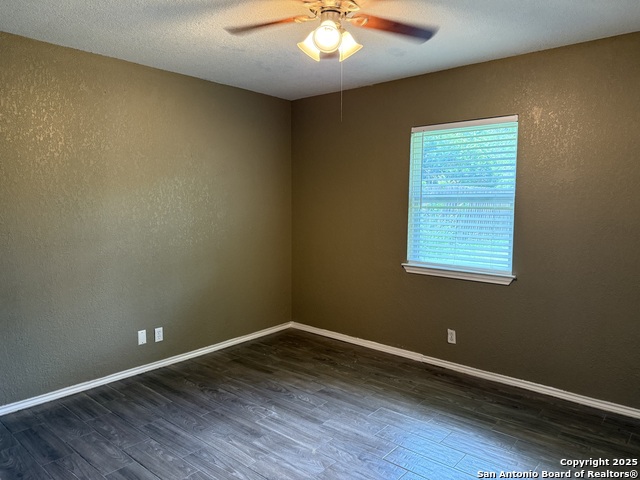 Image 20 of 28 For 6722 Spring Hollow
