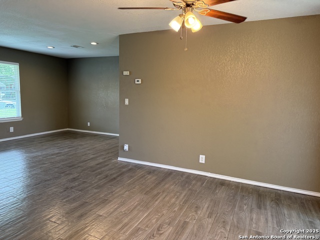 Image 21 of 28 For 6722 Spring Hollow