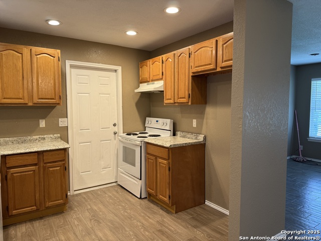 Image 22 of 28 For 6722 Spring Hollow