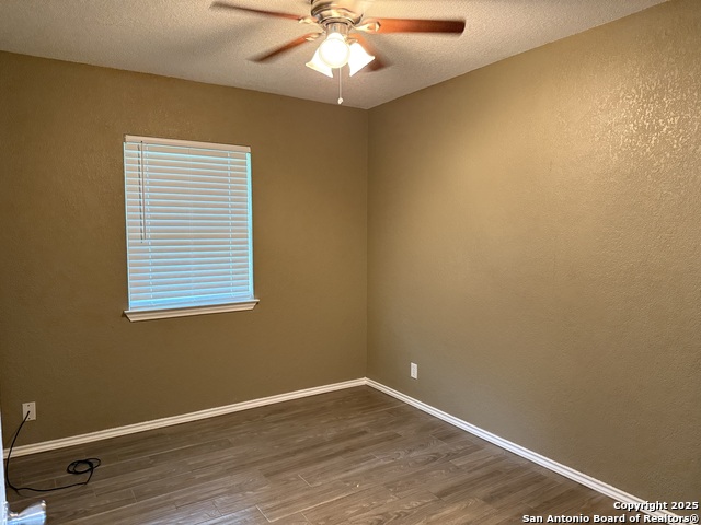 Image 24 of 28 For 6722 Spring Hollow