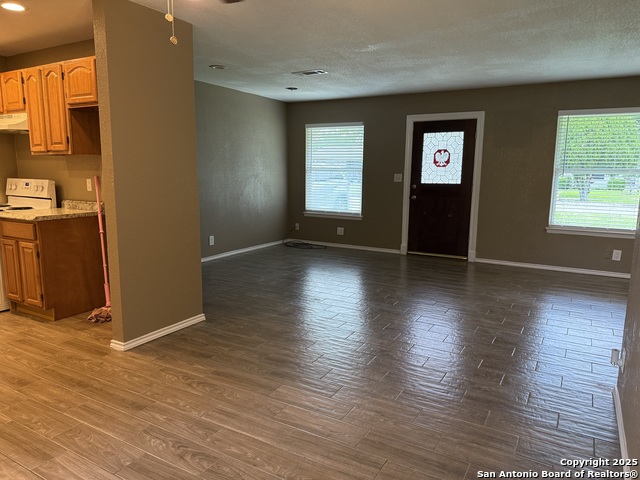 Image 8 of 28 For 6722 Spring Hollow