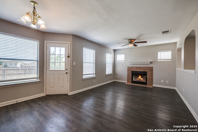 Image 9 of 37 For 8410 Cherisse