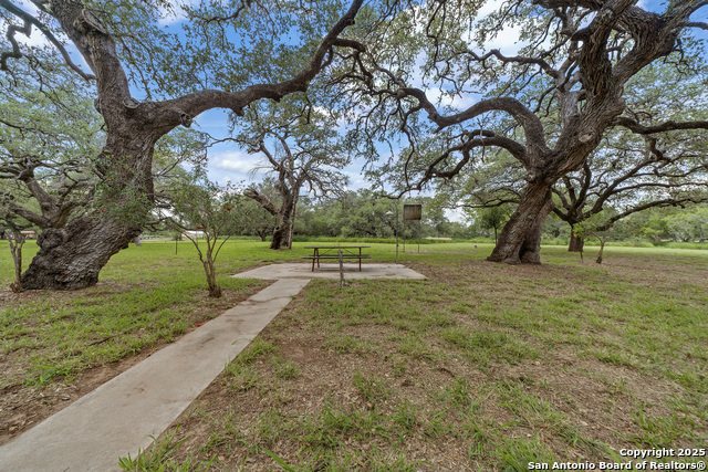 Image 11 of 30 For 2 Oak Valley