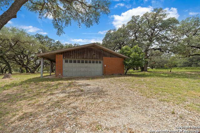 Image 6 of 30 For 2 Oak Valley