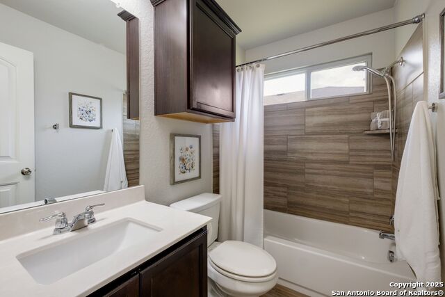 Image 18 of 29 For 2239 Hawk Dr.