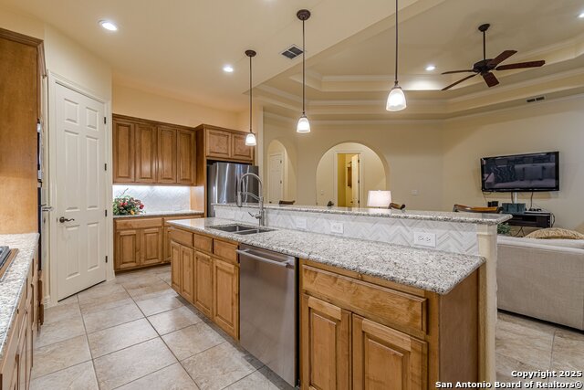 Image 9 of 29 For 16006 Huebner Bluff N