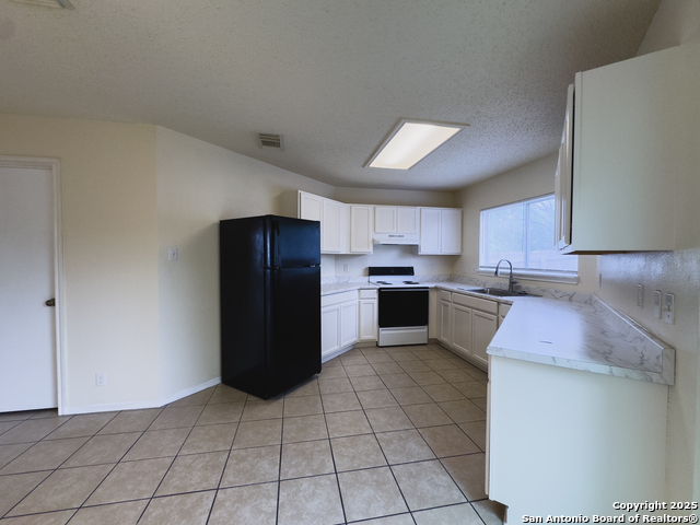 Image 10 of 34 For 5327 Kenton Crest
