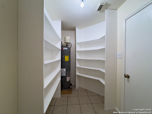 Image 13 of 34 For 5327 Kenton Crest