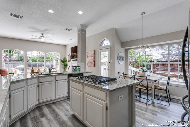 Listing photo id 10 for 13019 Rambling Oak