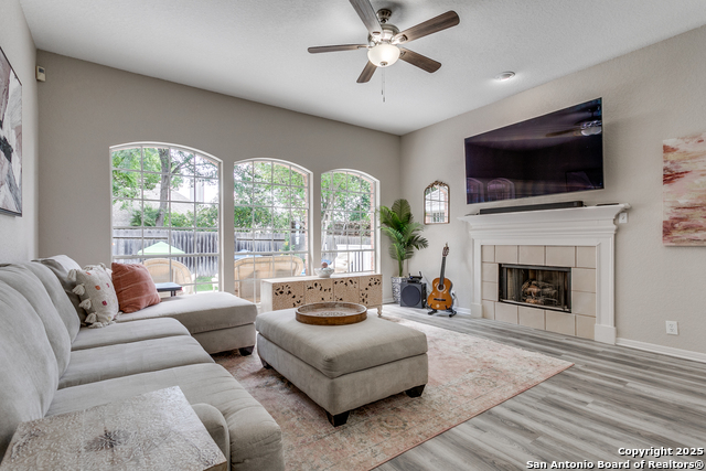 Listing photo id 31 for 13019 Rambling Oak