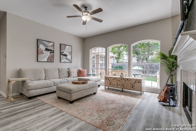 Listing photo id 32 for 13019 Rambling Oak