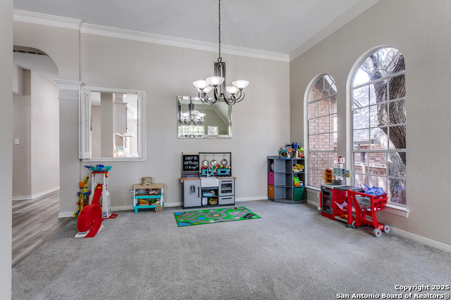Listing photo id 5 for 13019 Rambling Oak