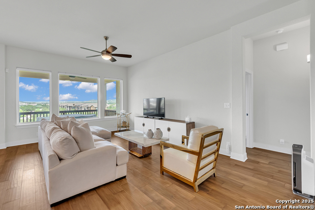 Listing photo id 8 for 6827 Bella Verso