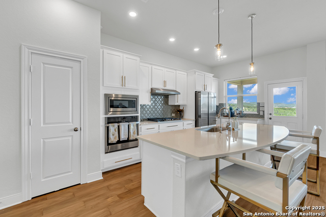 Listing photo id 6 for 6827 Bella Verso
