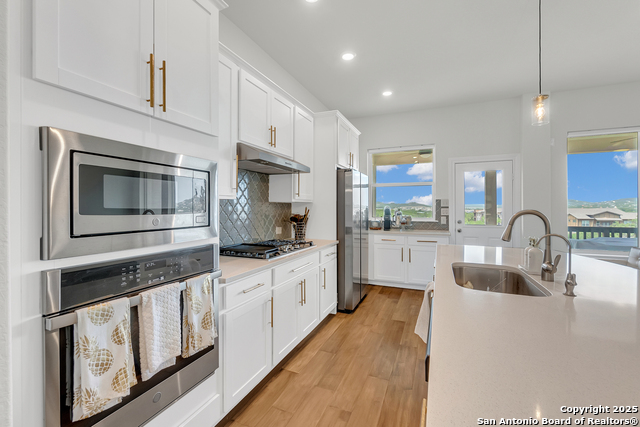 Listing photo id 7 for 6827 Bella Verso