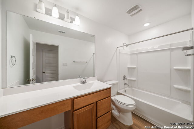 Image 23 of 32 For 10643 Military Drive West, #47