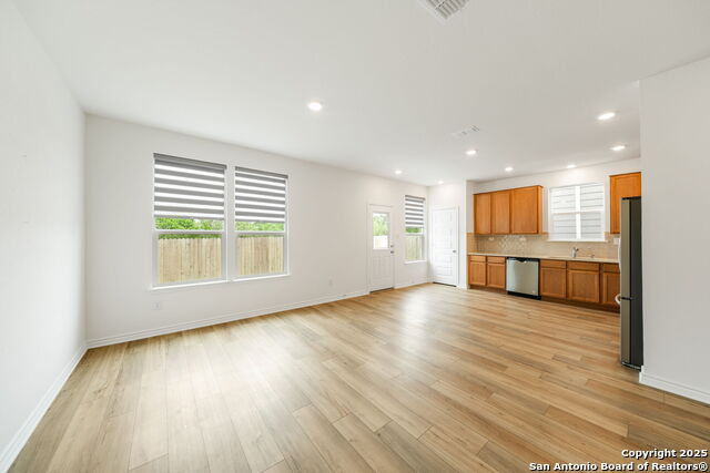 Image 4 of 32 For 10643 Military Drive West, #47