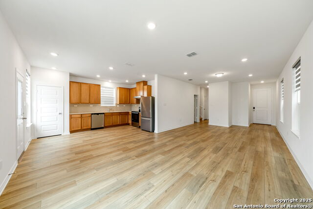 Image 5 of 32 For 10643 Military Drive West, #47