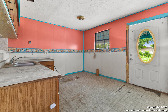 Listing photo id 12 for 314 Wabash Street