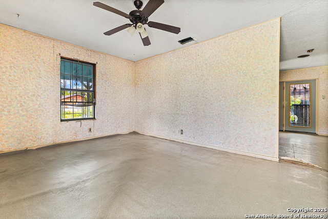 Listing photo id 3 for 314 Wabash Street