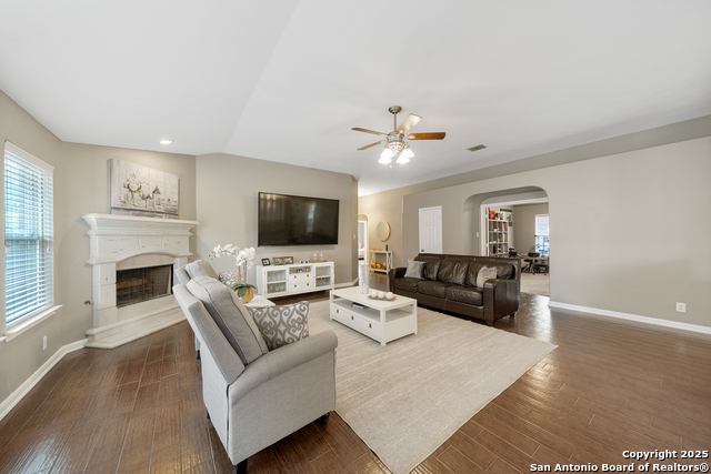 Listing photo id 8 for 13014 Essen  