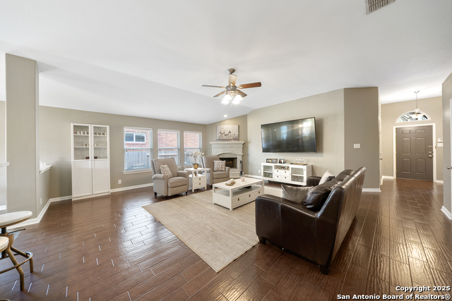 Listing photo id 9 for 13014 Essen  