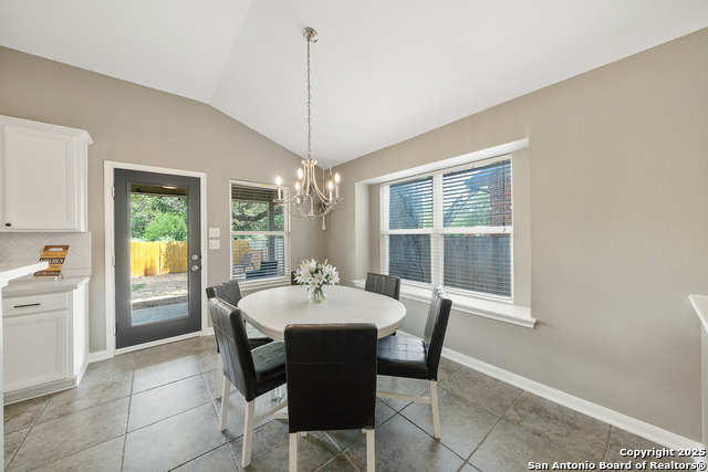 Listing photo id 14 for 13014 Essen  