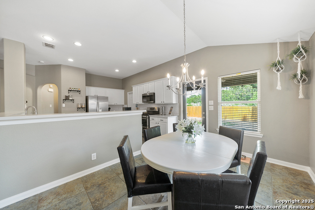Listing photo id 15 for 13014 Essen  