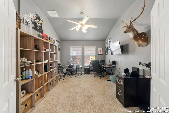 Listing photo id 5 for 13014 Essen  