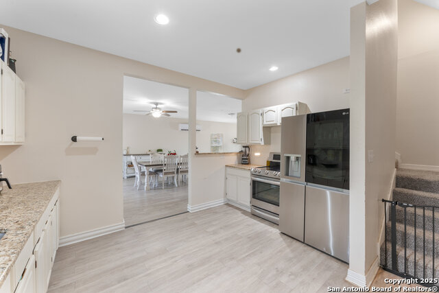 Image 17 of 58 For 8608 Foster Rd S