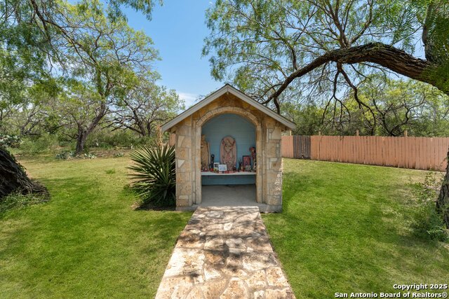 Image 32 of 58 For 8608 Foster Rd S