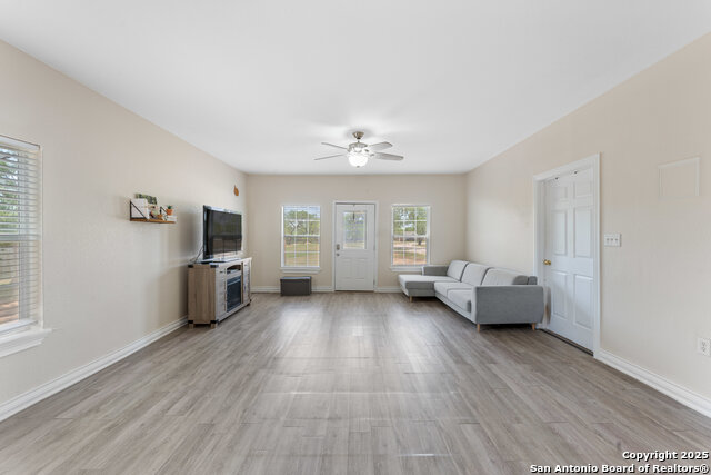 Image 4 of 58 For 8608 Foster Rd S