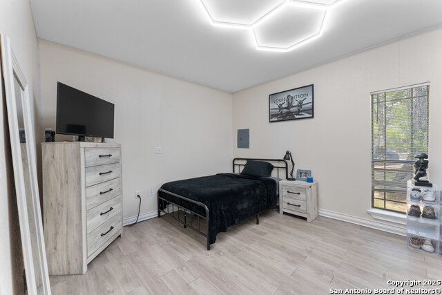 Image 9 of 58 For 8608 Foster Rd S