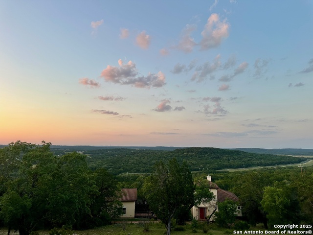 Listing photo id 12 for 25207 Rocky Hill