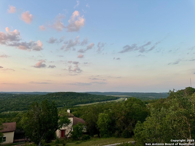 Listing photo id 13 for 25207 Rocky Hill