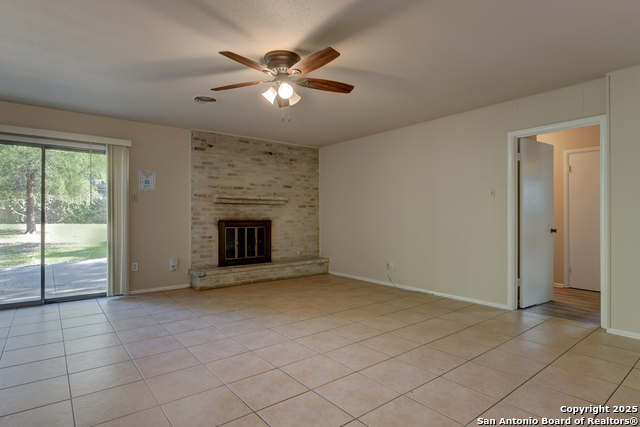 Image 23 of 30 For 1115 Haltown Dr