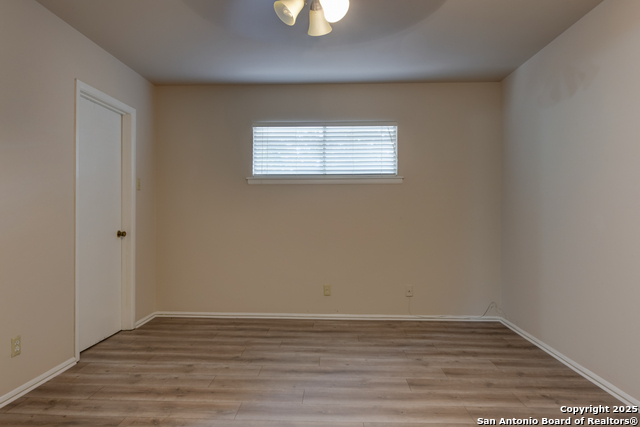 Image 24 of 30 For 1115 Haltown Dr
