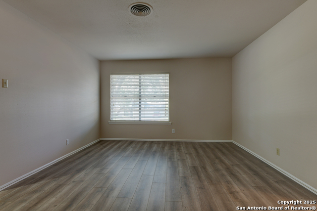 Image 3 of 30 For 1115 Haltown Dr