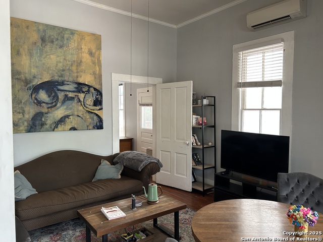 Image 3 of 9 For 203 Devine St  2