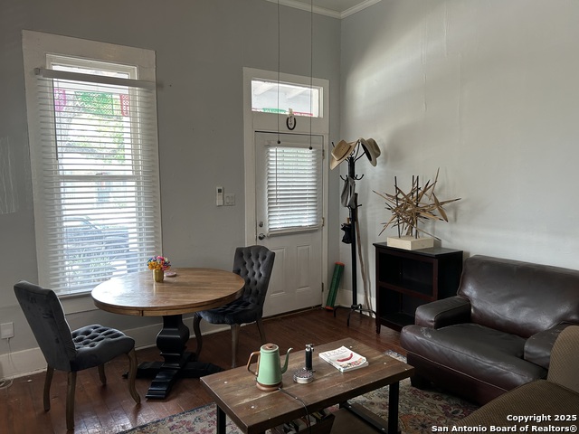Image 4 of 9 For 203 Devine St  2