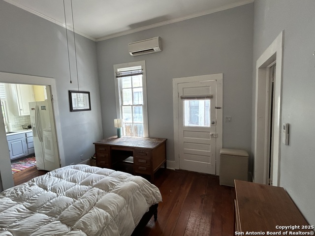 Image 6 of 9 For 203 Devine St  2