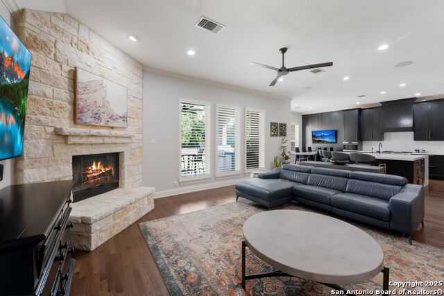 Image 18 of 37 For 314 Regent Cir