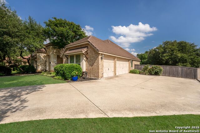 Image 3 of 37 For 314 Regent Cir