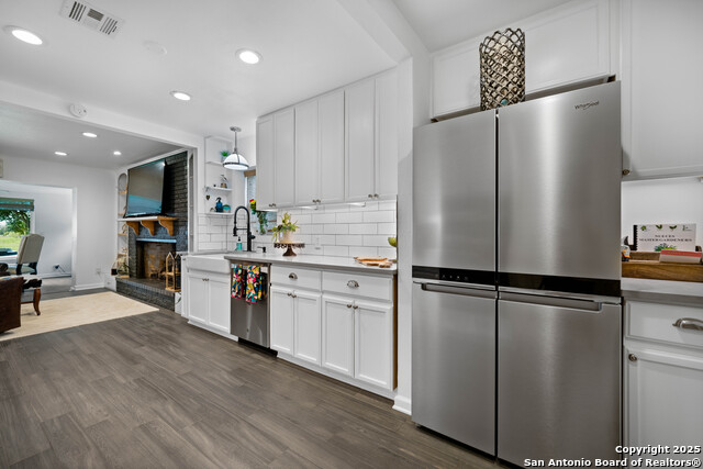 Listing photo id 9 for 24937 County Road 350