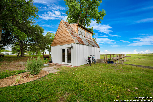 Listing photo id 18 for 24937 County Road 350