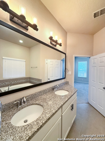Listing photo id 11 for 2035 Tillman Park