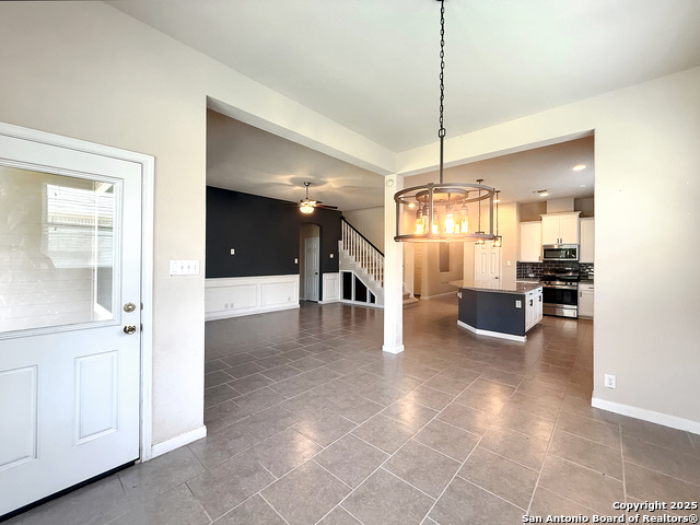 Listing photo id 4 for 2035 Tillman Park